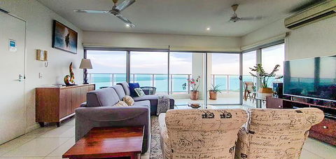 ZEN BY THE WATER - Darwin Premier Retreat - Accommodation Cooktown 3