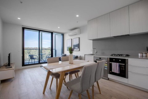 Grey Style, Simple And Cozy Apt@Parkville+Carpark - Accommodation Cooktown 0