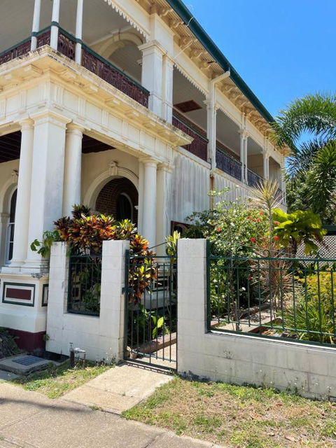 122 On Charlotte - Accommodation Cooktown 1