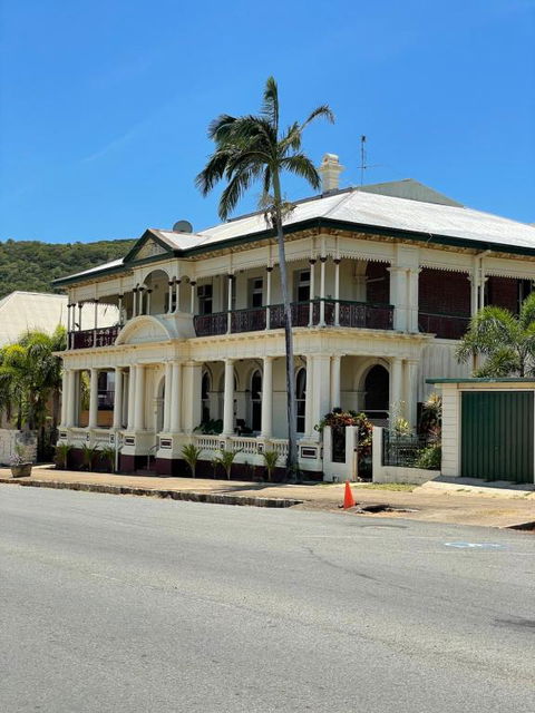 122 On Charlotte - Accommodation Cooktown 0