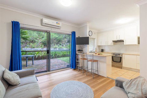 Adriana 4 Open Plan Living With Backyard - Accommodation Cooktown 0