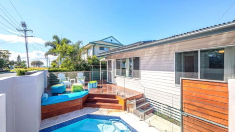 A Beachside Beauty With Pool - Accommodation Cooktown 1