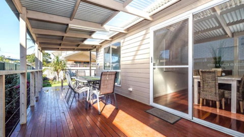 A Beachside Beauty With Pool - Accommodation Cooktown 3