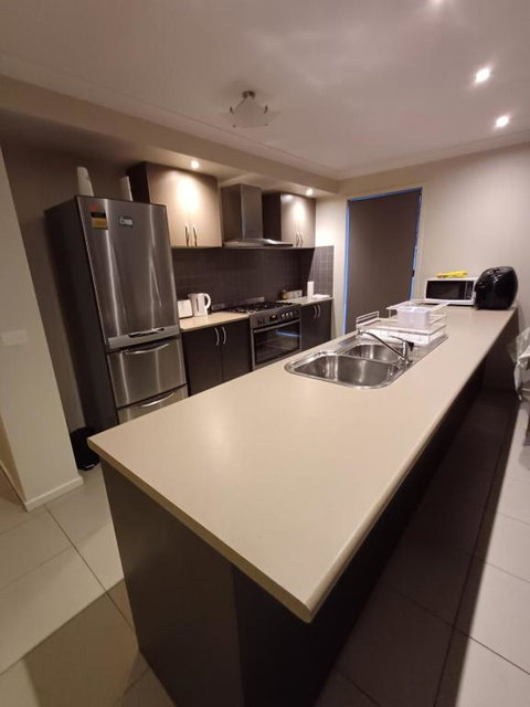 A Beautiful And Spacious Home. - Accommodation Cooktown 3