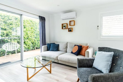 A Chic Coastal Hideaway At Toowoon Bay Beach - Accommodation Cooktown 2