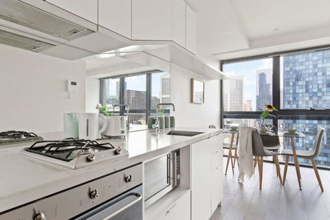 A Comfy & Stylish Apt Near Melbourne Central & QV - Accommodation Cooktown 2