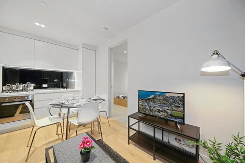 A Cozy & Stylish 2BR Suite In Melbourne CBD - Accommodation Cooktown 3