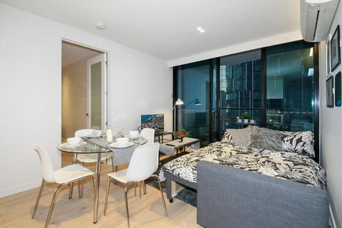 A Cozy & Stylish 2BR Suite In Melbourne CBD - Accommodation Cooktown 2