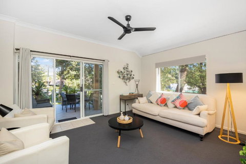 A Little Jewel By The Sea - Accommodation Cooktown 0