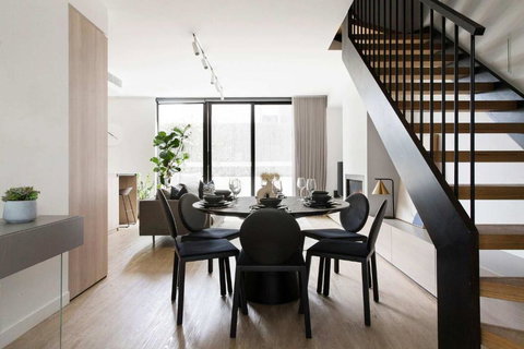 A Lux 3BR Townhouse In South Yarra FREE Parking - Accommodation Cooktown 1