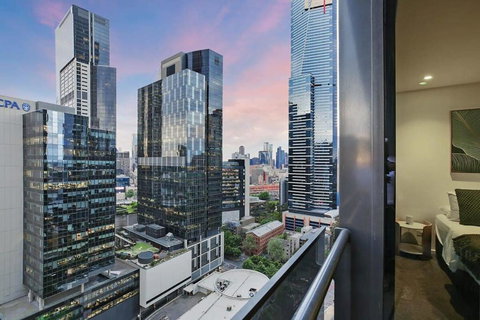 A Modern 2BR Apt With City Views FREE Parking - Accommodation Cooktown 1