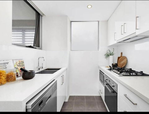 A Private Room - 1 Train Stop To Chatswood CBD - Accommodation Cooktown 0