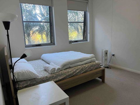 A Private Room - 1 Train Stop To Chatswood CBD - Accommodation Cooktown 2