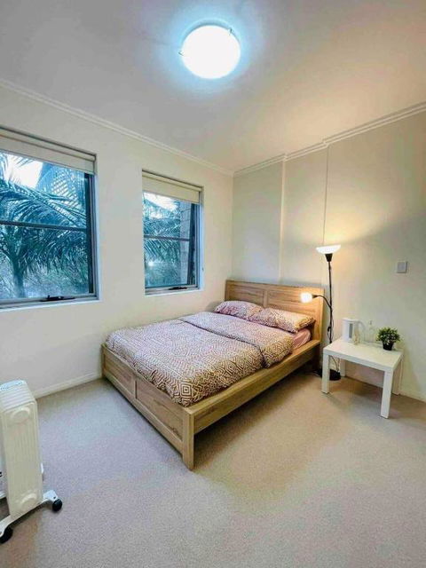 A Private Room - 1 Train Stop To Chatswood CBD - Accommodation Cooktown 1