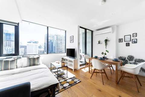 A Spacious & Chic Home Next To Southern Cross - Accommodation Cooktown 4