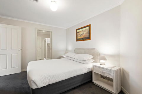 A Stones Throw - Accommodation Cooktown 4