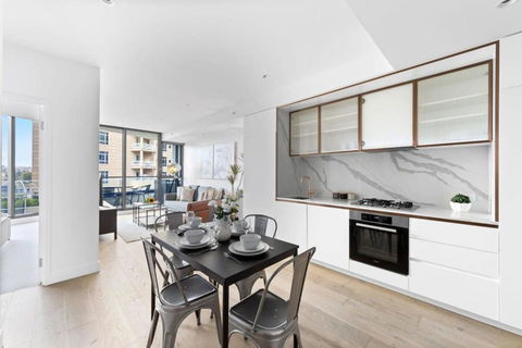 A Stylish 2BR Apt In The Heart Of Chapel Street - Accommodation Cooktown 2