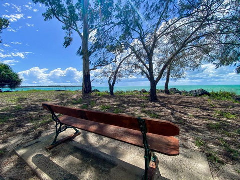 A Yearenda - Water Views -3BR - Steps To The Beach - Accommodation Cooktown 1