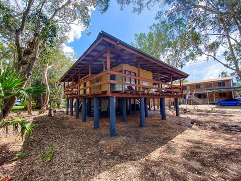 A Yearenda - Water Views -3BR - Steps To The Beach - Accommodation Cooktown 2