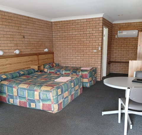 Aaron Inn Motel - Accommodation Cooktown 1