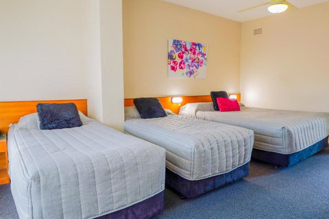 Abbotsleigh Motor Inn - Accommodation Cooktown 4