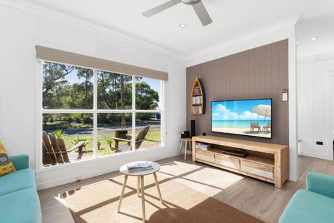 Abode Callala Beach Jervis Bay - 100m To Beach! - Accommodation Cooktown 4