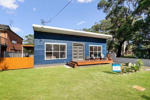 Abode Callala Beach Jervis Bay - 100m To Beach! - Accommodation Cooktown 0