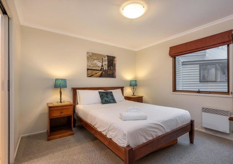 Absinthe - Accommodation Cooktown 2