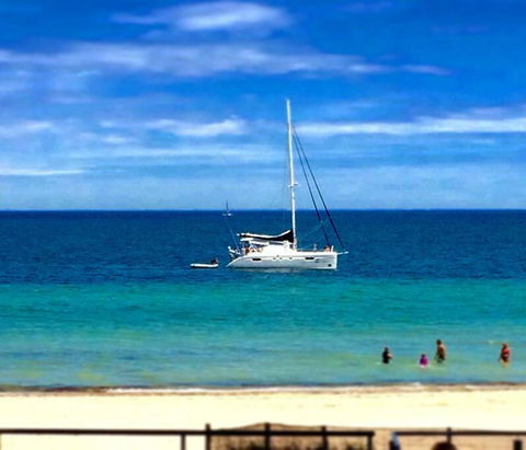 Absolute Beachfront Apartment, Amazing Sunsets - Accommodation Cooktown 3