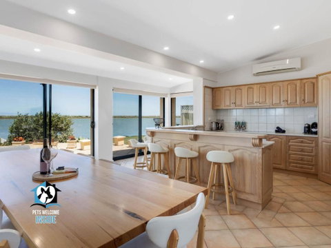 Absolute Water Frontage W/ Jetty + Boat Ramp - Accommodation Cooktown 2