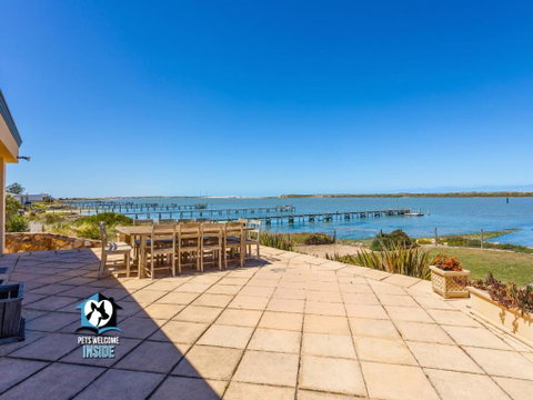 Absolute Water Frontage W/ Jetty + Boat Ramp - Accommodation Cooktown 4