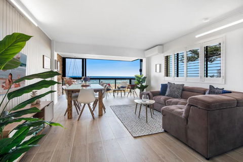 Absolutly Beachfront Surfers Paradise, Pure Shores! - Accommodation Cooktown 1