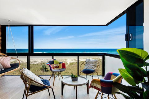 Absolutly Beachfront Surfers Paradise, Pure Shores! - Accommodation Cooktown 2