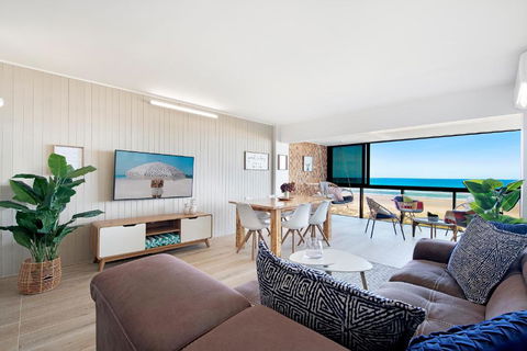 Absolutly Beachfront Surfers Paradise, Pure Shores! - Accommodation Cooktown 4
