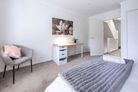 Ace Your Stay - Pool, Gym & Tennis In One Place! - Accommodation Cooktown 3