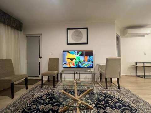 ADELAIDE CBD APARTMENT - 3BR, 2BATH & CARPARK - Accommodation Cooktown 2