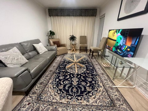 ADELAIDE CBD APARTMENT - 3BR, 2BATH & CARPARK - Accommodation Cooktown 0