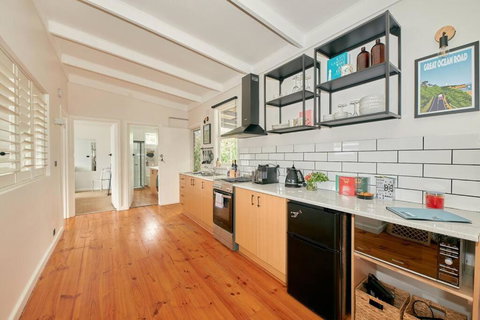 Adorable Beach Shack In The Heart Of Aireys Inlet - Accommodation Cooktown 1