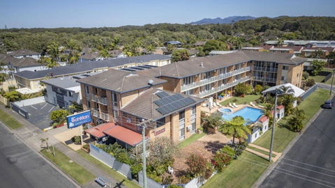 Affordable, Pool, Spa, Beach, Bbq, Sleeps 4 - Accommodation Cooktown 4