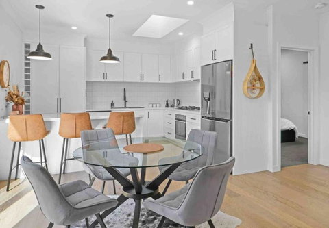 Ailsafield - Home In The Heart Of Mansfield - Accommodation Cooktown 1