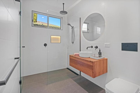 Ailsafield - Home In The Heart Of Mansfield - Accommodation Cooktown 4