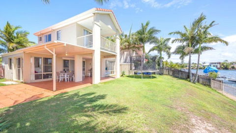 Air Conditioned Pet Friendly Canal Home With Wifi - Accommodation Cooktown 2