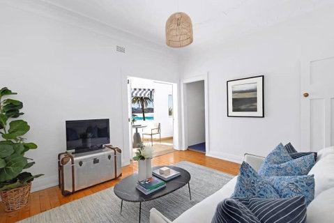 Absolute Seafront Bronte - Accommodation Cooktown 3