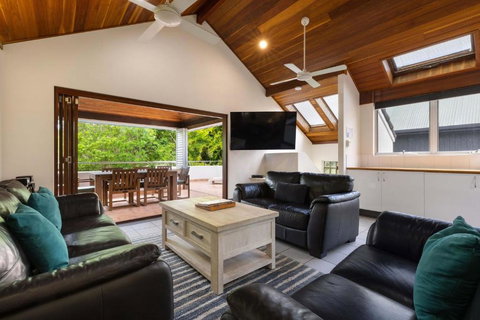 A Perfect Stay - Clarkes Beach Villa - Accommodation Cooktown 3