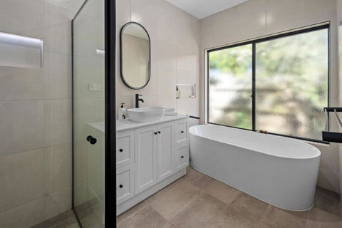 A Holiday Home For All Seasons - Modern, Peaceful, Family Friendly - Accommodation Cooktown 1