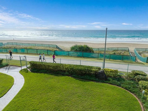 Absolute Beachfront Apartment 3B Pool Spa - Accommodation Cooktown 0