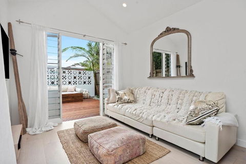 A Perfect Stay - The Boat House - Accommodation Cooktown 1