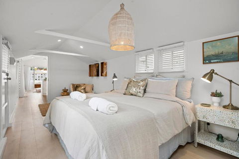 A Perfect Stay - The Boat House - Accommodation Cooktown 0