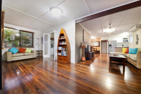 Airlie Getaway - Airlie Beach - Accommodation Cooktown 1