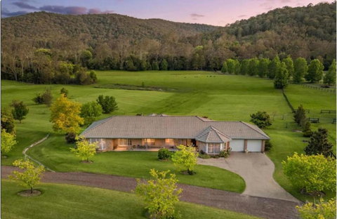 Aircabin - Wyong Creek - Comfy Rural Retreat House - Accommodation Cooktown 0